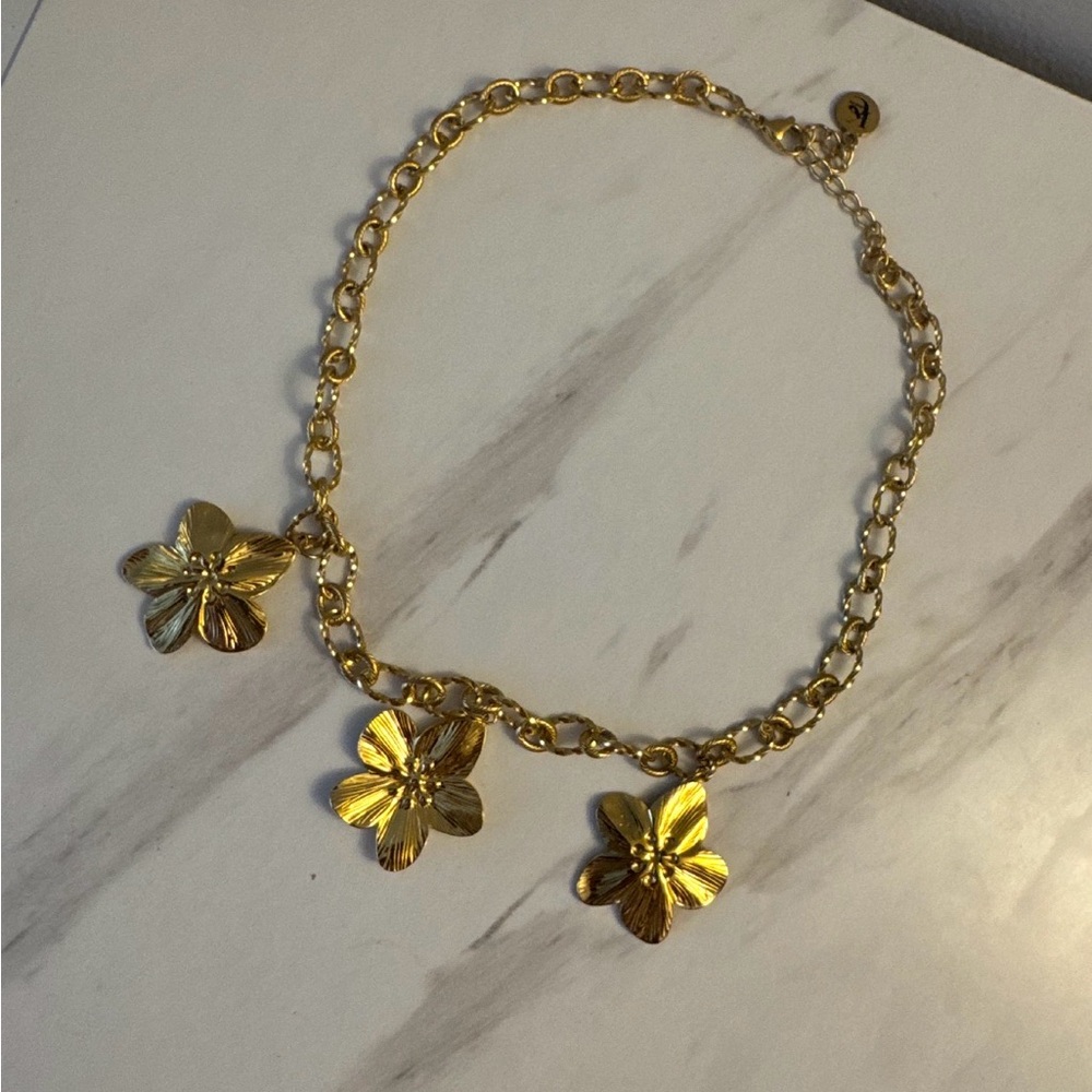 NWOT Gold Floral Chain Necklace KC Chic 19” adjustable